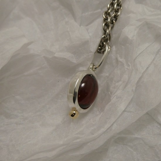 superior-cabochon-garnet-gemstone-pendant-90985.jpg