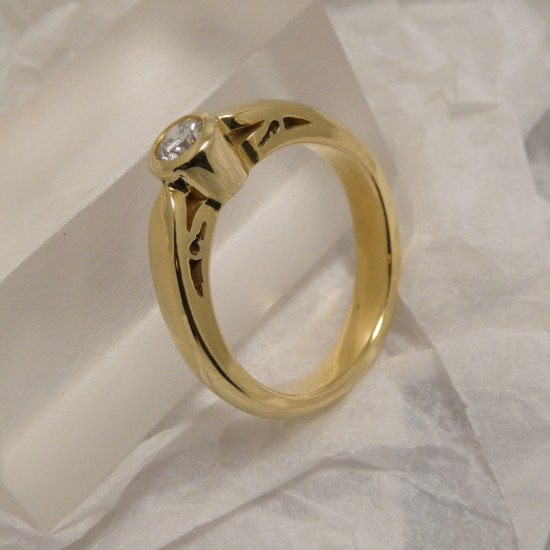 25pt-diamond-solitaire-18ctgold-handmade-00321.jpg